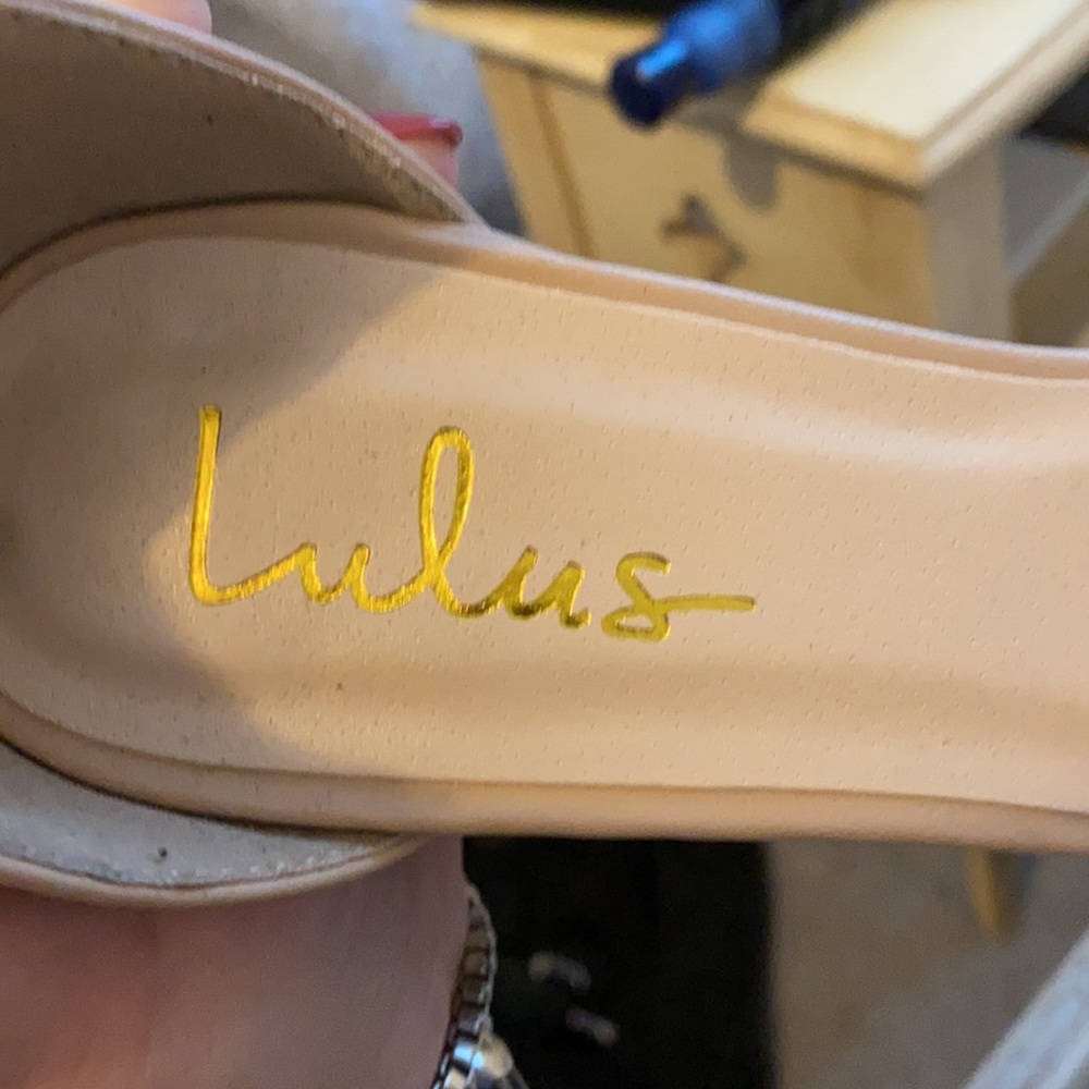 Lulu’s Chunk Heel - Picture 3 of 6